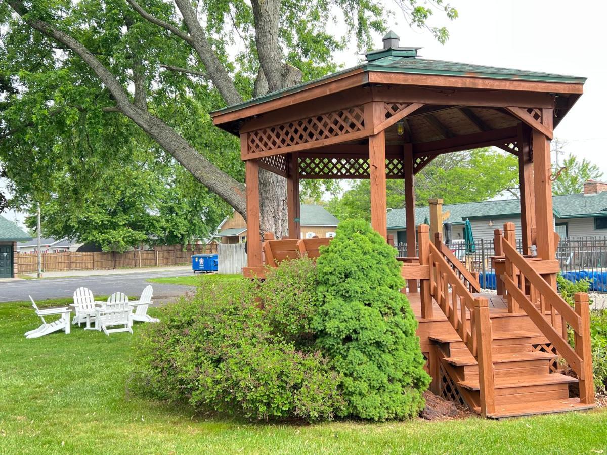 Viking Arms Inn - Ludington Eksteriør billede