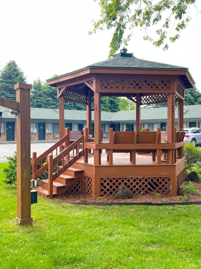 Viking Arms Inn - Ludington Eksteriør billede