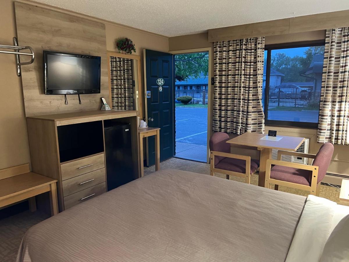 Viking Arms Inn - Ludington Eksteriør billede